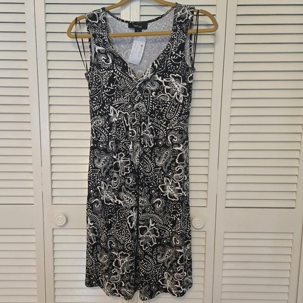 Petite NWT black and white sleeveless dress. Style & Co.